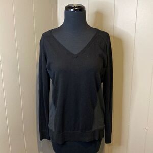 Barney’s New York Women’s Large Silk Sweater Side Panels V Neck